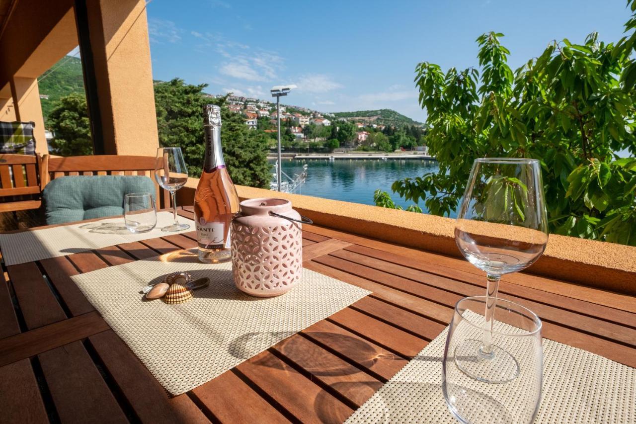 Apartmani Suzana Klenovica Exterior foto