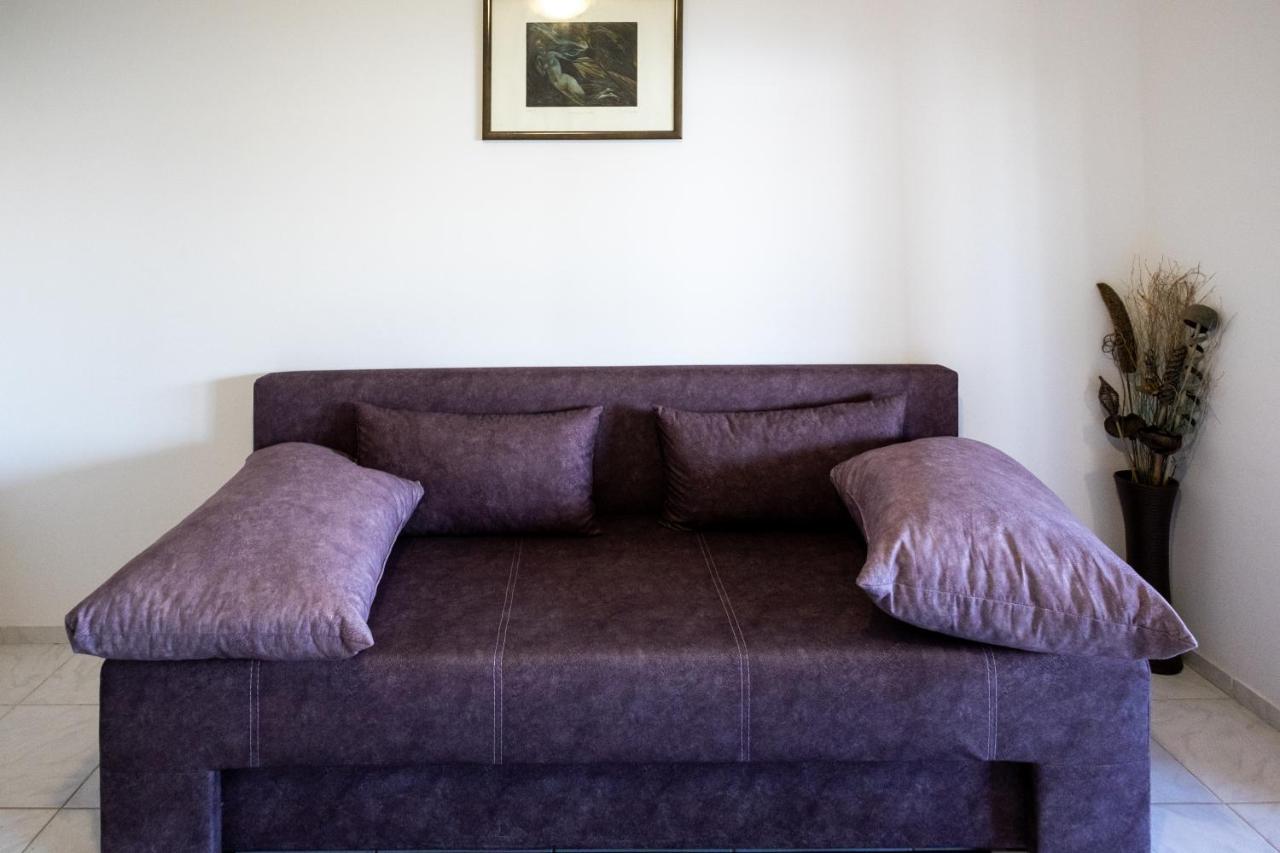 Apartmani Suzana Klenovica Exterior foto