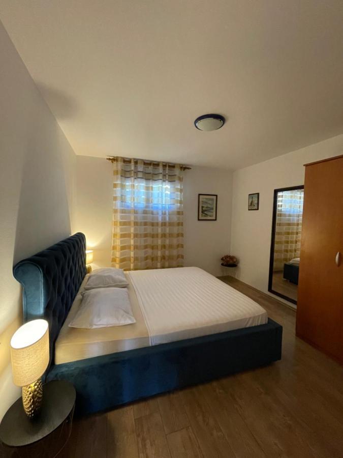 Apartmani Suzana Klenovica Exterior foto