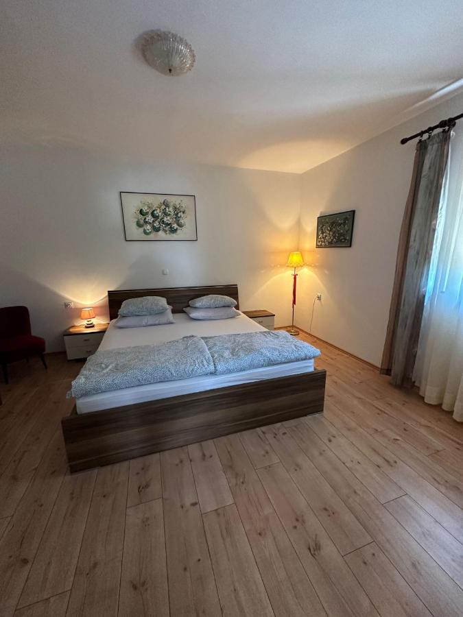 Apartmani Suzana Klenovica Exterior foto